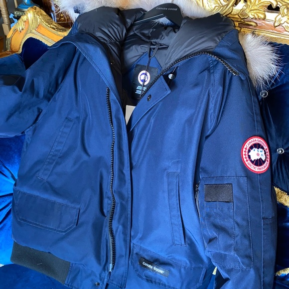 Extra large men’s bomber, Canada, goose jacket weird once or twice just like new - Picture 1 of 7